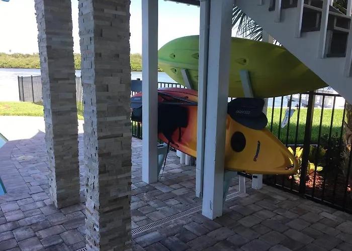 Guest - Waterfront -pool & Hot Tub- Walk To Clearwater Beach