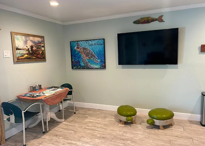 Guest - Waterfront -pool & Hot Tub- Walk To Clearwater Beach