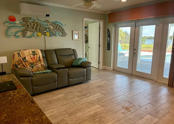 Guest - Waterfront -pool & Hot Tub- Walk To Villa Clearwater Beach