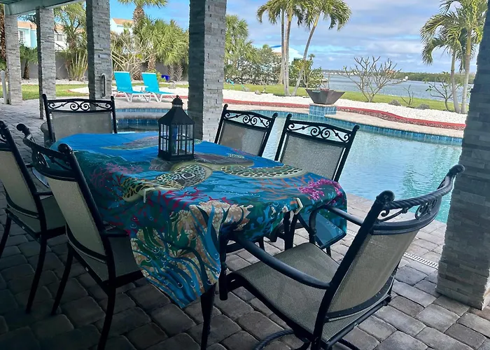 Guest - Waterfront -pool & Hot Tub- Walk To Villa *