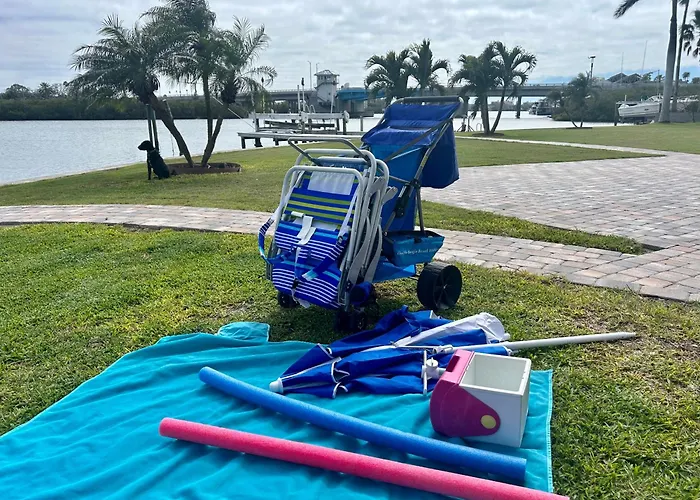Guest - Waterfront -pool & Hot Tub- Walk To * Clearwater Beach