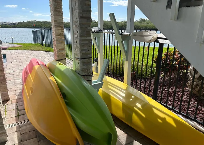 Guest - Waterfront -pool & Hot Tub- Walk To * Clearwater Beach